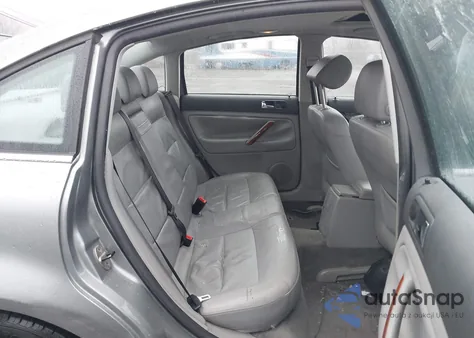 2005 Volkswagen Passat Gls 1.8T z USA, uszkodzony, nr VIN WVWAD63B45P023286